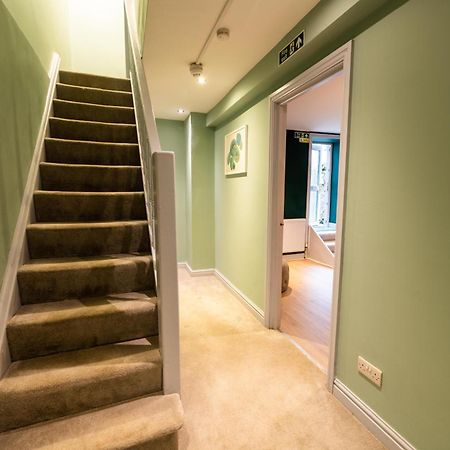 Aaron Wise - 17 Fitzhamon Apartments Cardiff Extérieur photo
