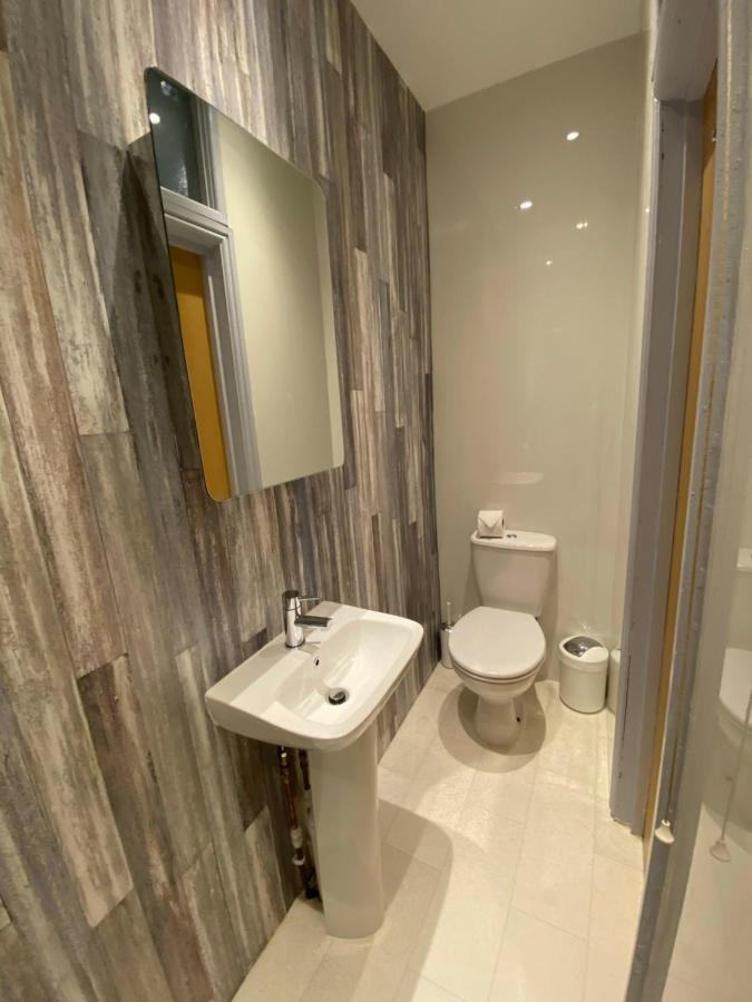 Aaron Wise - 17 Fitzhamon Apartments Cardiff Extérieur photo