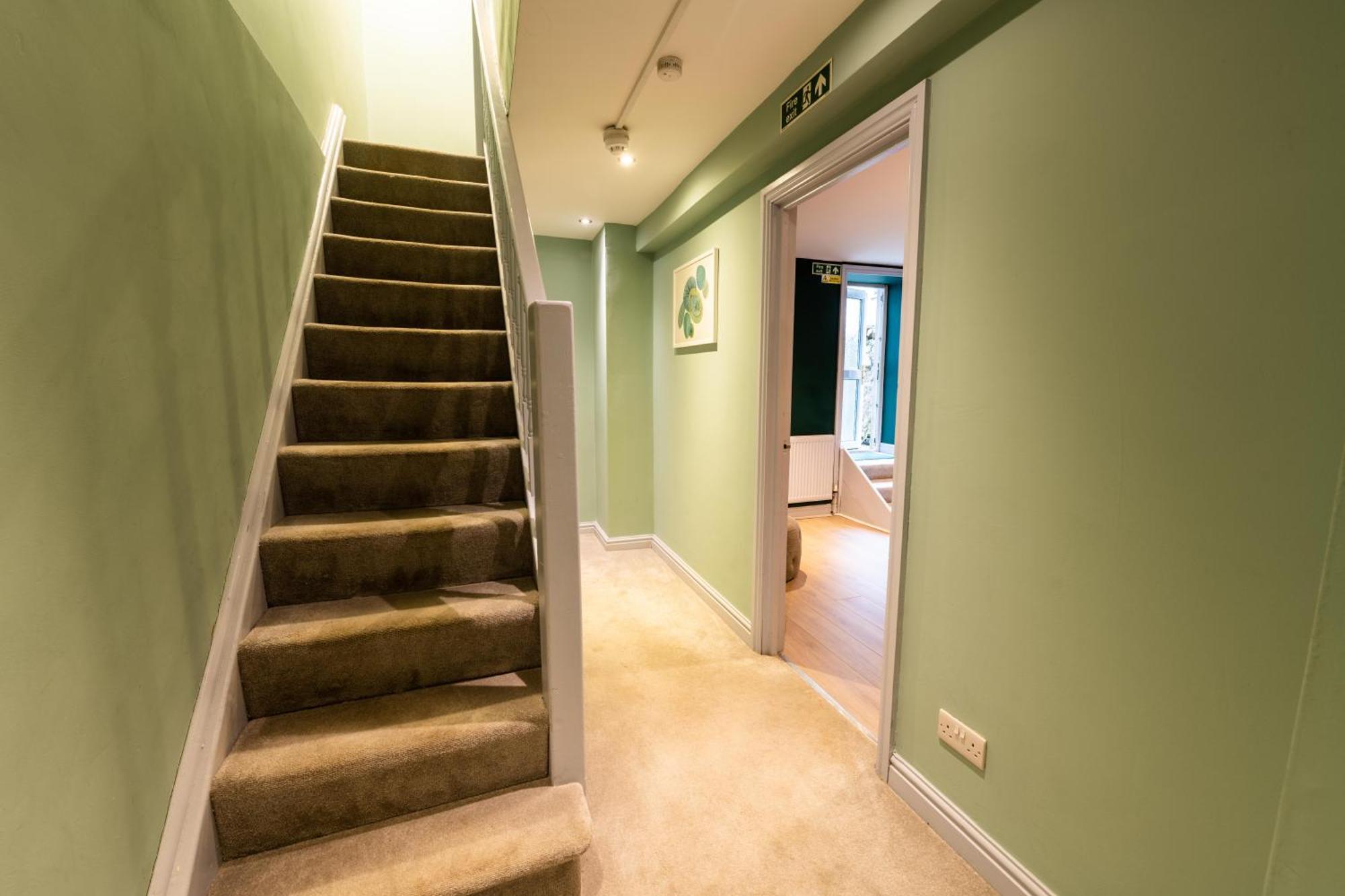 Aaron Wise - 17 Fitzhamon Apartments Cardiff Extérieur photo