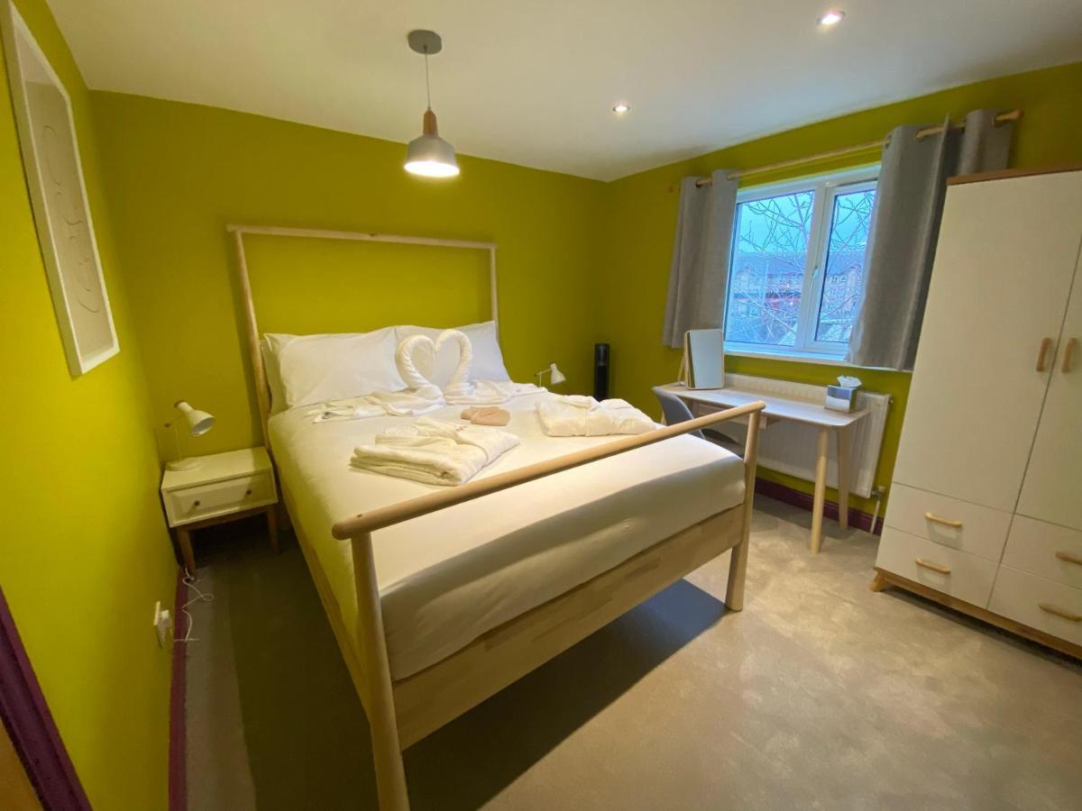 Aaron Wise - 17 Fitzhamon Apartments Cardiff Extérieur photo
