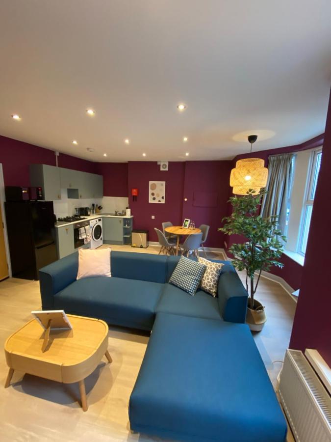 Aaron Wise - 17 Fitzhamon Apartments Cardiff Extérieur photo