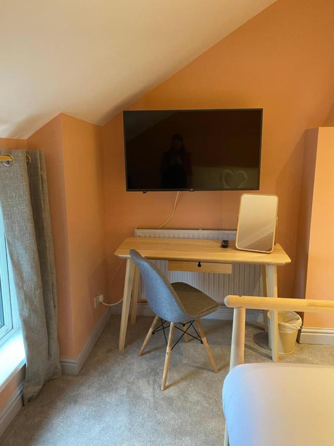 Aaron Wise - 17 Fitzhamon Apartments Cardiff Extérieur photo