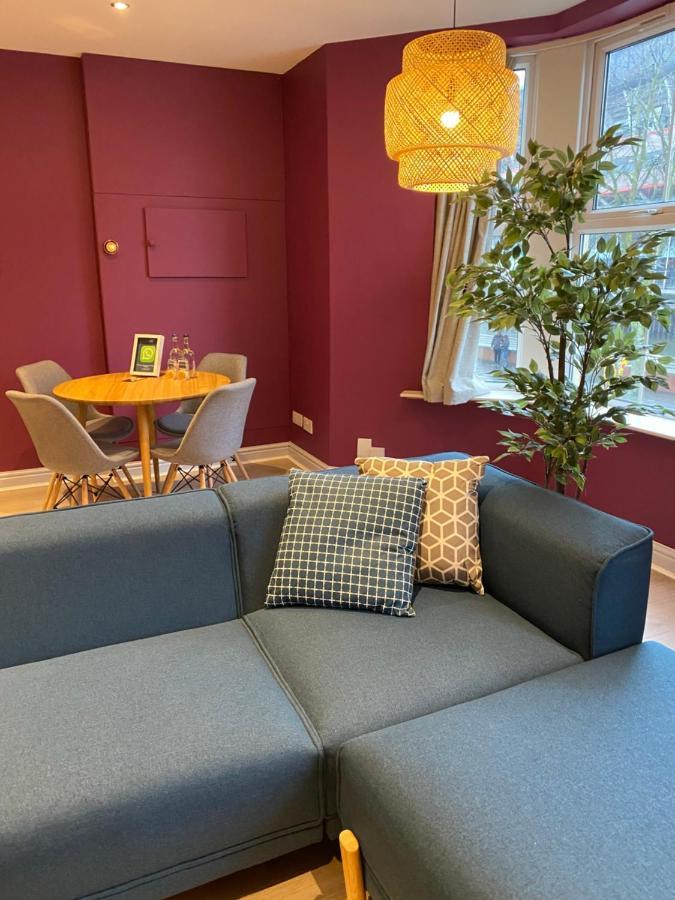 Aaron Wise - 17 Fitzhamon Apartments Cardiff Extérieur photo