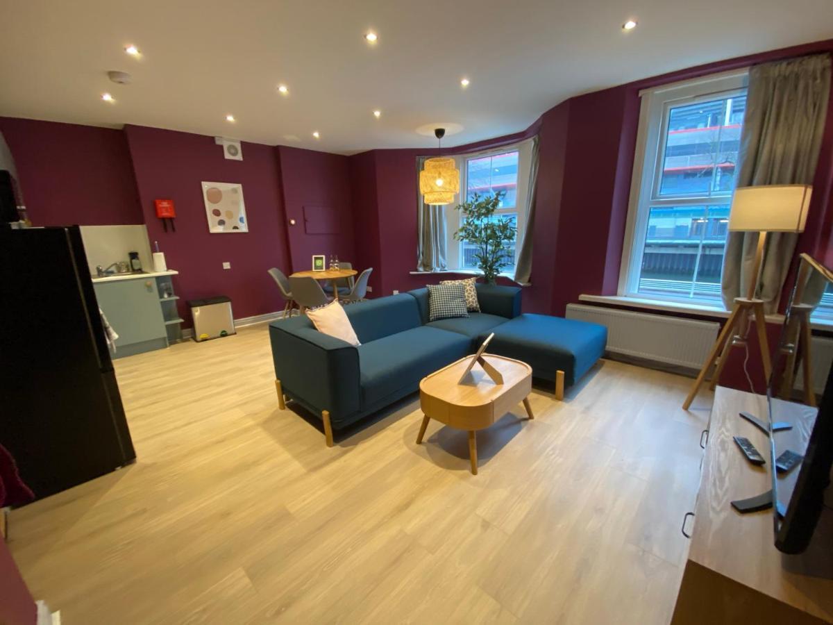 Aaron Wise - 17 Fitzhamon Apartments Cardiff Extérieur photo