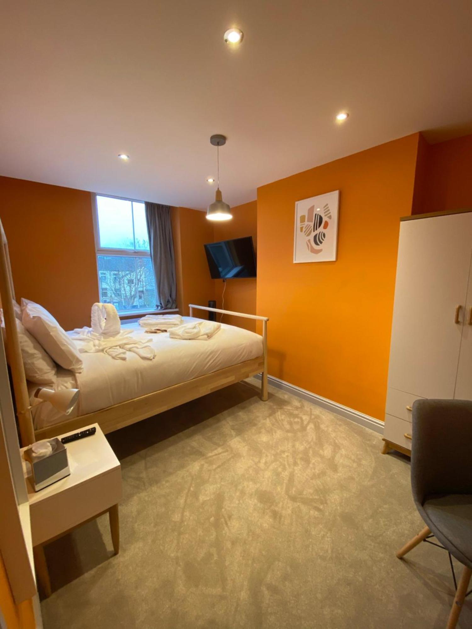 Aaron Wise - 17 Fitzhamon Apartments Cardiff Extérieur photo